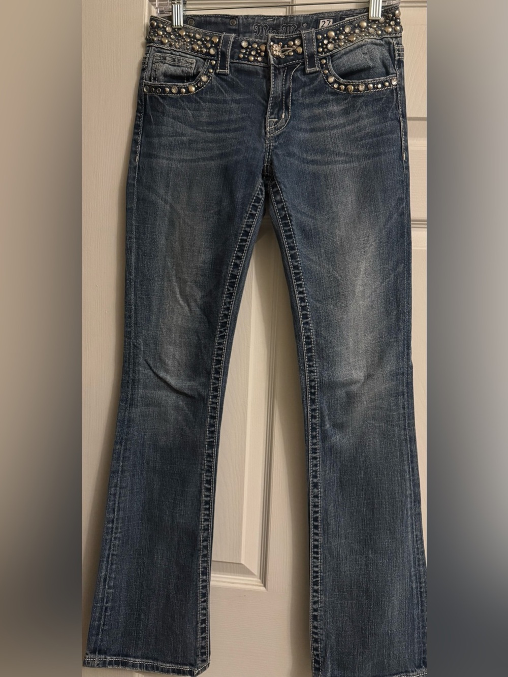 Miss Me Midwash Women’s Jeans with fashionable gemstones and studs